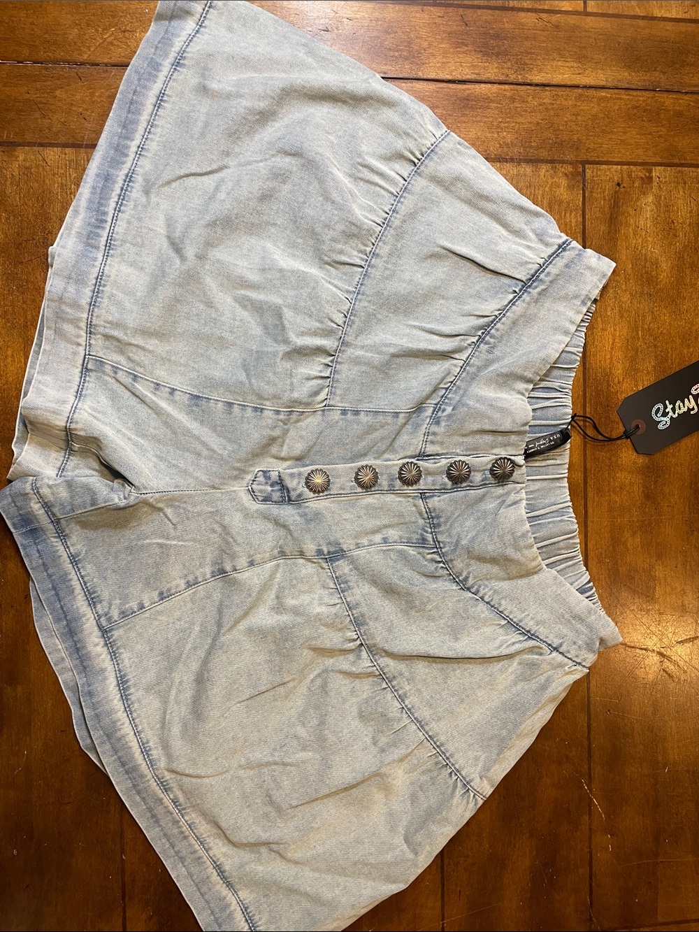Western style shorts size large NWT